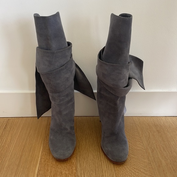 Chloe Gray Suede Wedge Boot With Wrap Around Ties Size 38 - Picture 4 of 13